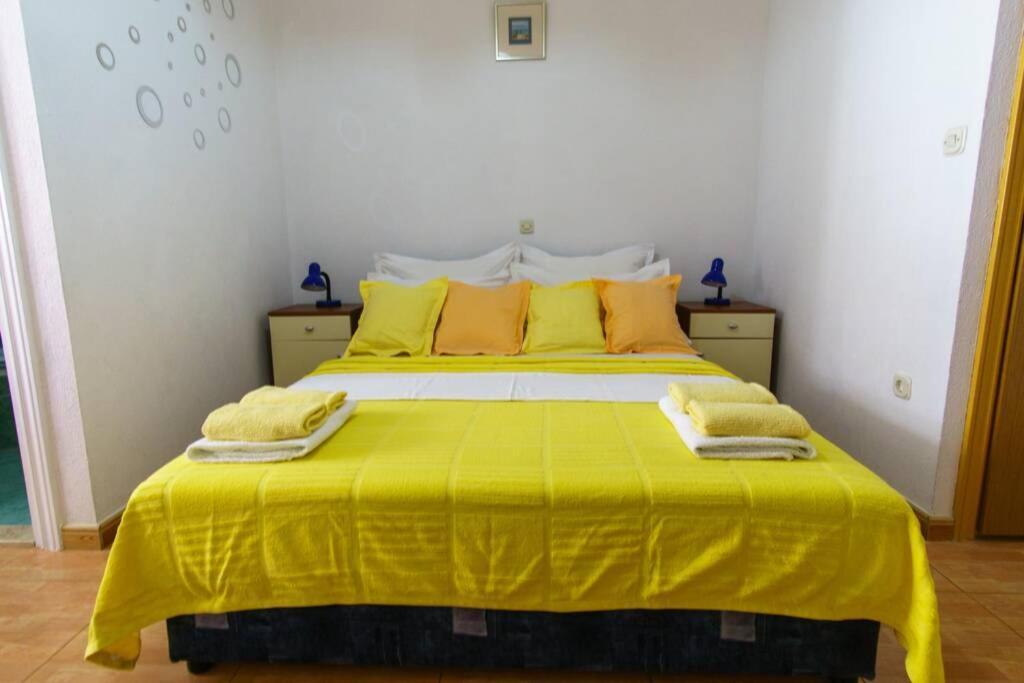 Lovely Studio Apartment For 2 Free Private Parking Makarska Exteriör bild